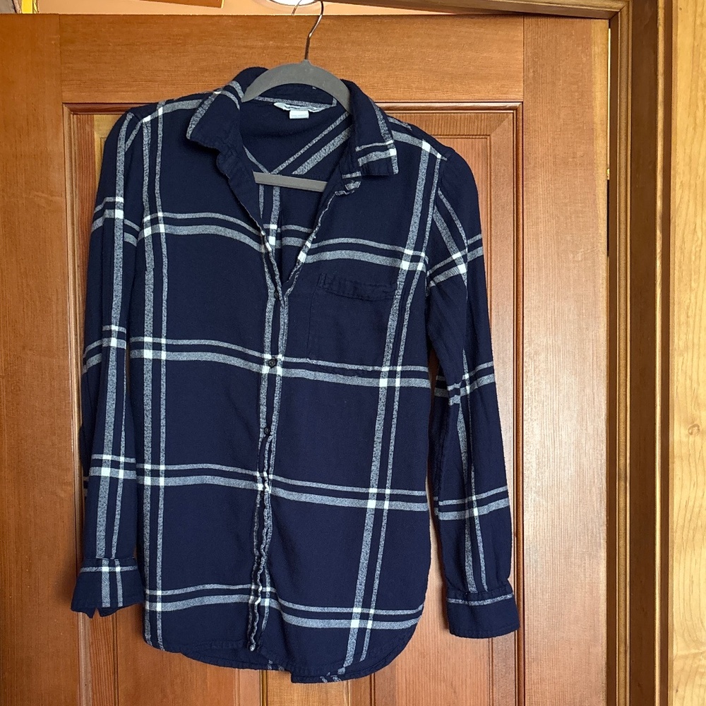 Old Navy classic navy flannel shirt